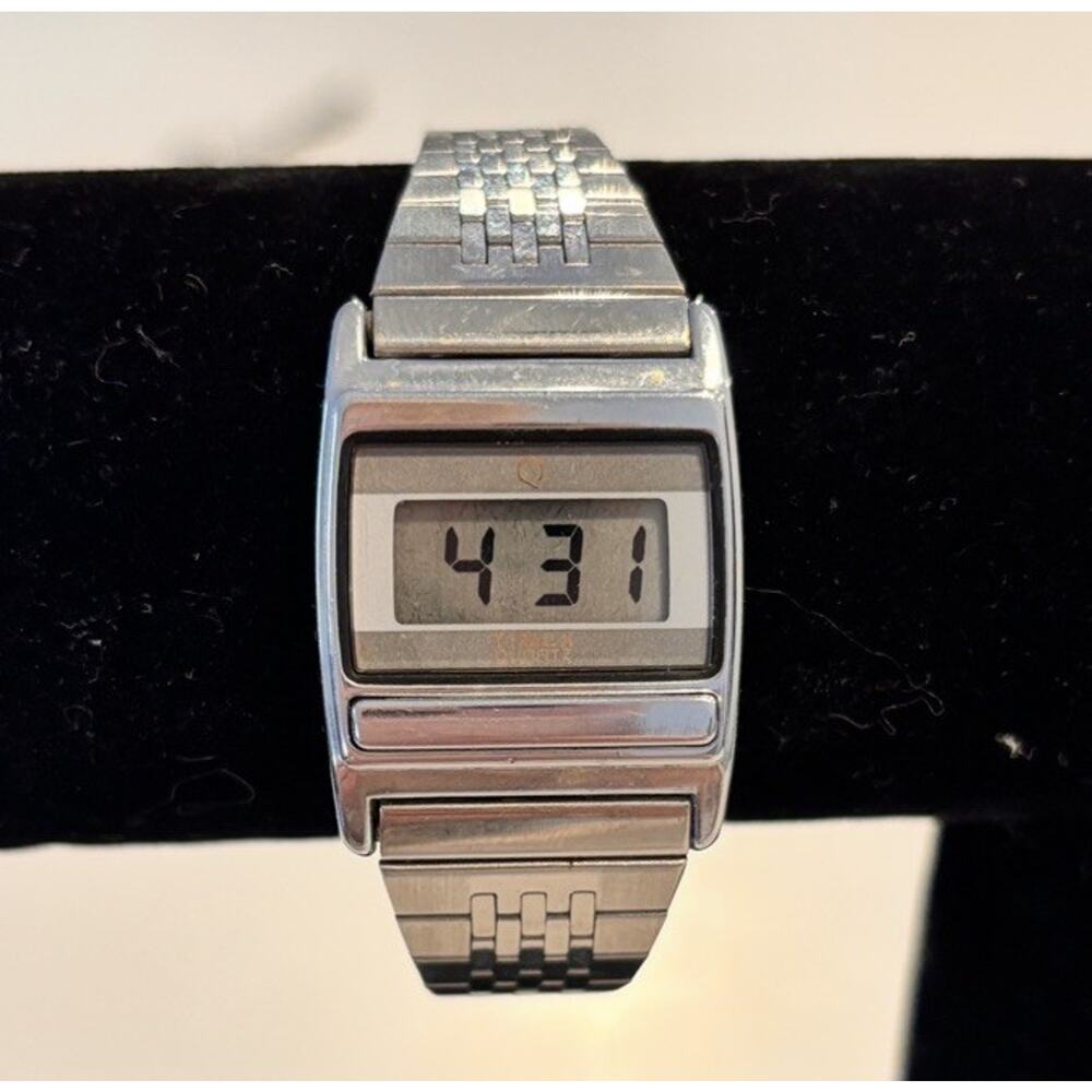 Vintage 1983 Q Timex T Cell Quartz LCD Women's Watch 1980's New Battery (78)